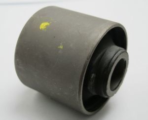 Land Cruiser J6 NR Suspensão Arbusto inferior 48702-60040 Para melhor manuseio