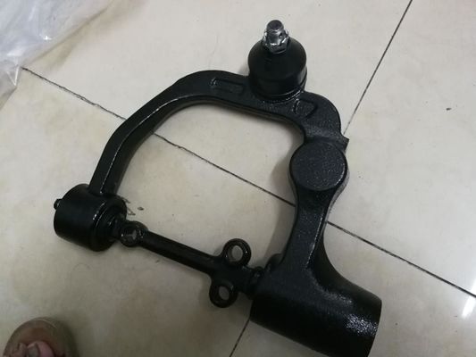 OEM Standard Control Arm 54525-VW100 54545-VX100 para Nissan Urvan E25