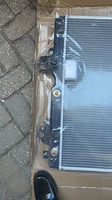 Land Cruiser 150 Radiador de arrefecimento automático 16400-30300 Para Toyota Prado 3.0 TDI
