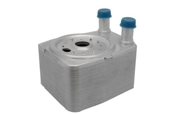 038117021c Refrigerador de óleo do motor Audi Volkswagen Jetta 2010 Intercambiador de calor do radiador automático