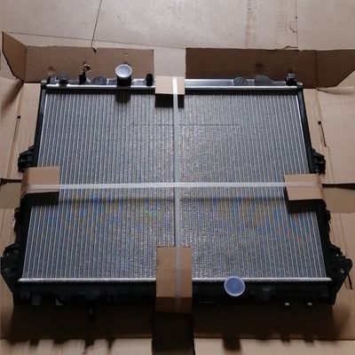 Radiador de refrigeração de carro 16400-0L120 para Toyota Hilux 2.5 D-4D Pickup 2004 a preços acessíveis