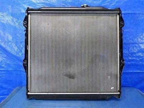 OE NO. 16400-75190 N.O. de referência TO2311 Radiador de arrefecimento do motor para Toyota Prado Vzj