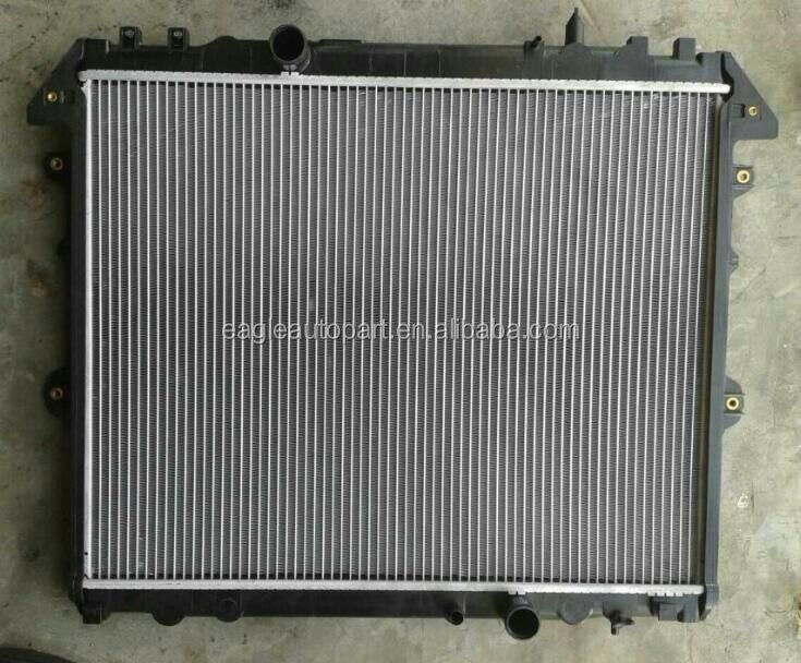 2.5 D-4D Radiador do motor 16400-OL250 para Toyota Hilux Innova Auto